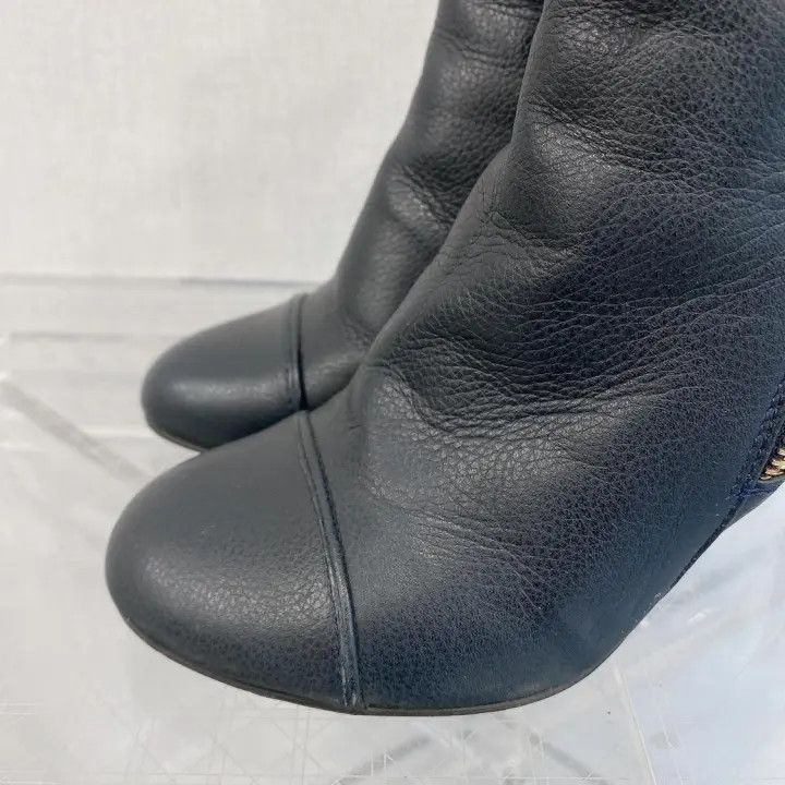 Louis Vuitton Louis Vuitton Classic Black Ankle Boots for Women 0079 Size US 4 / IT 34 - 7 Thumbnail
