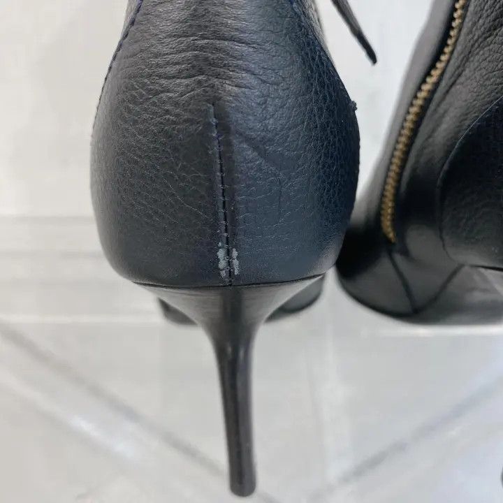 Louis Vuitton Louis Vuitton Classic Black Ankle Boots for Women 0079 Size US 4 / IT 34 - 8 Thumbnail