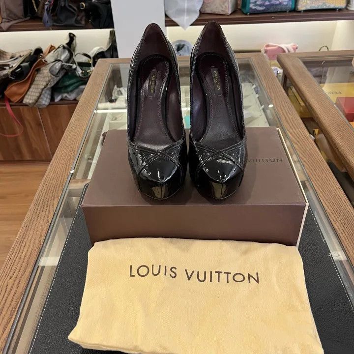 Louis Vuitton Louis Vuitton Patent Leather High Heels in Burgundy 0079 Size US 6 / IT 36 - 6 Thumbnail