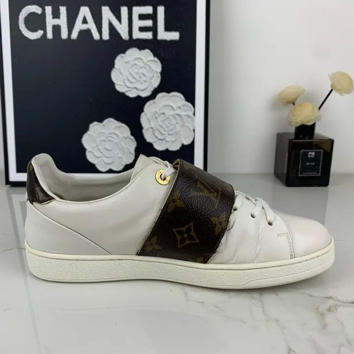 Louis Vuitton Louis Vuitton Frontrow White Leather Sneakers 0079 Size US 7 / IT 37 - 7 Thumbnail