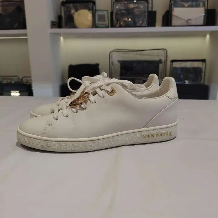 Louis Vuitton Louis Vuitton Frontrow White Low-Top Fashion Sneakers 0079 Size US 5 / IT 35 - 5 Thumbnail