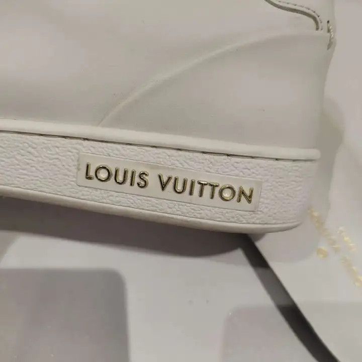 Louis Vuitton Louis Vuitton Frontrow White Low-Top Fashion Sneakers 0079 Size US 5 / IT 35 - 13 Thumbnail