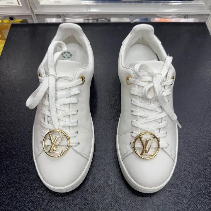 Louis Vuitton Louis Vuitton Frontrow White Fashion Sneakers 0079 Size US 4 / IT 34 - 2 Thumbnail
