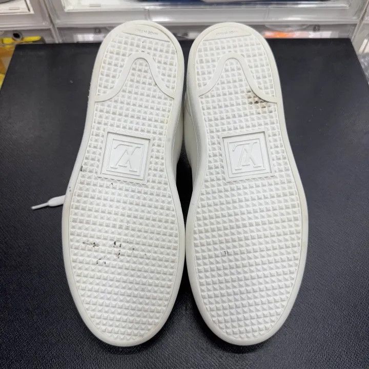 Louis Vuitton Louis Vuitton Frontrow White Fashion Sneakers 0079 Size US 4 / IT 34 - 4 Thumbnail