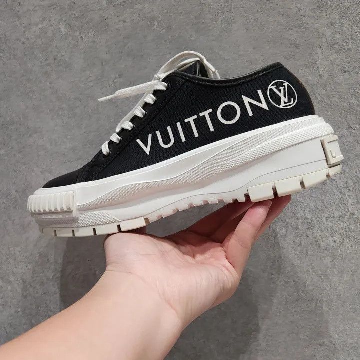 Louis Vuitton Louis Vuitton Squad Black Casual Sneakers for Women 0079 Size US 6 / IT 36 - 9 Thumbnail