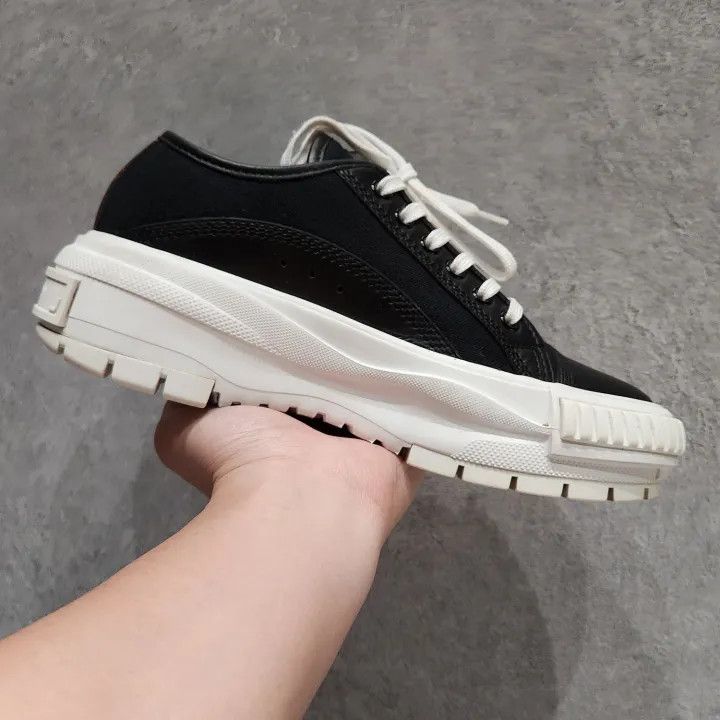 Louis Vuitton Louis Vuitton Squad Black Casual Sneakers for Women 0079 Size US 6 / IT 36 - 8 Thumbnail