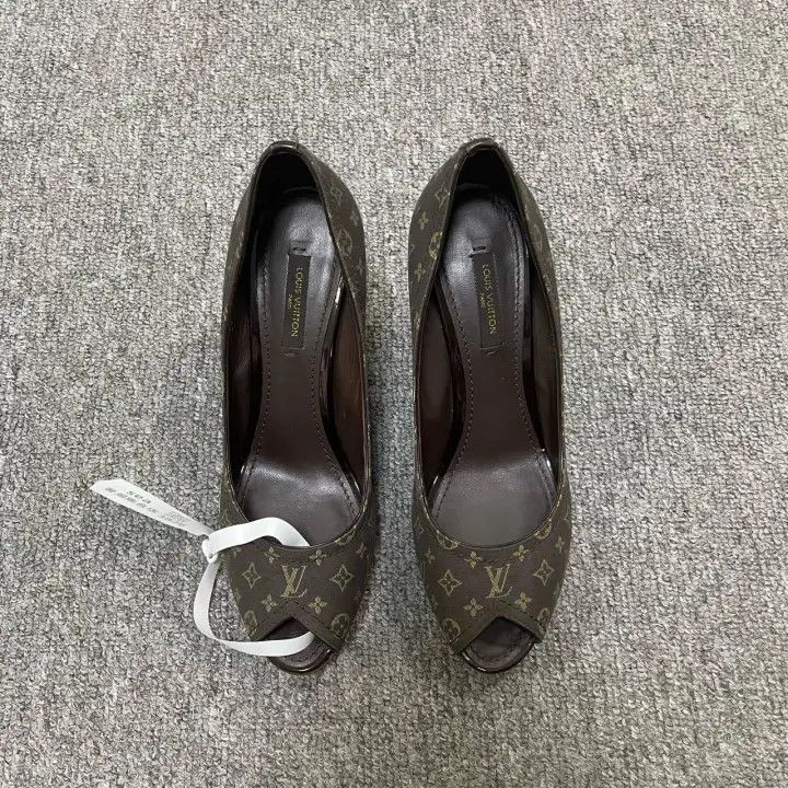 Louis Vuitton Louis Vuitton Brown Peep-Toe Heels for Women 0079 Size US 6 / IT 36 - 2 Thumbnail