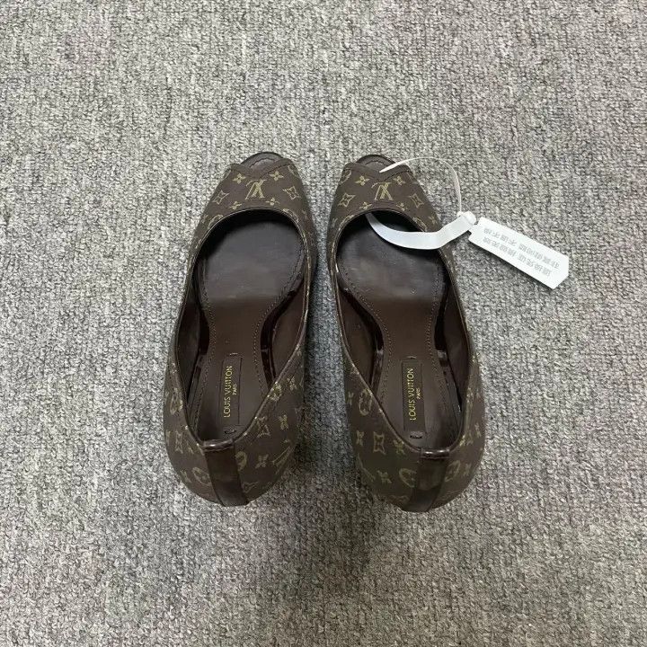 Louis Vuitton Louis Vuitton Brown Peep-Toe Heels for Women 0079 Size US 6 / IT 36 - 3 Thumbnail