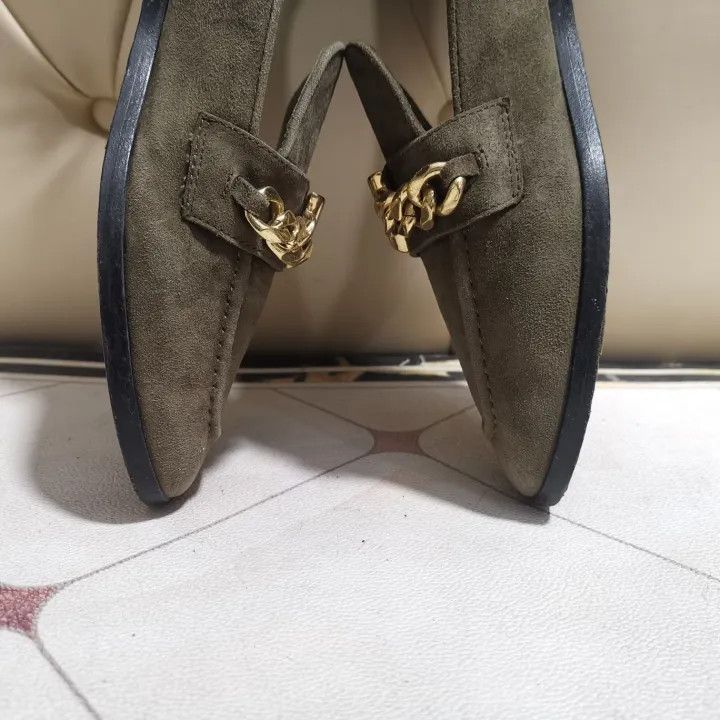 Louis Vuitton Louis Vuitton Women's Suede Loafers in Brown 0079 Size US 7 / IT 37 - 10 Thumbnail