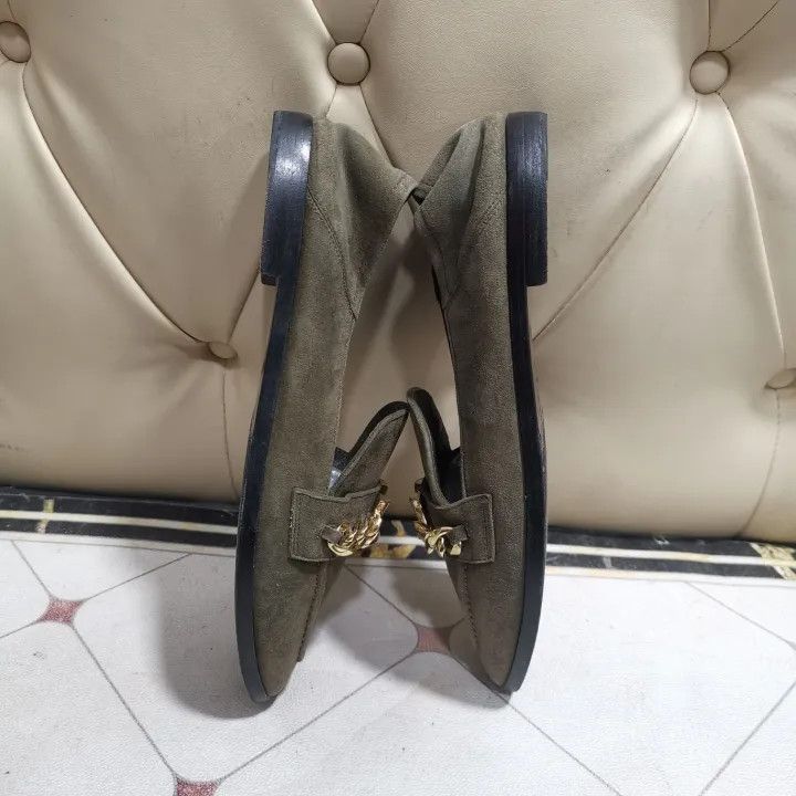Louis Vuitton Louis Vuitton Women's Suede Loafers in Brown 0079 Size US 7 / IT 37 - 8 Thumbnail