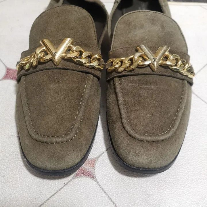Louis Vuitton Louis Vuitton Women's Suede Loafers in Brown 0079 Size US 7 / IT 37 - 15 Thumbnail