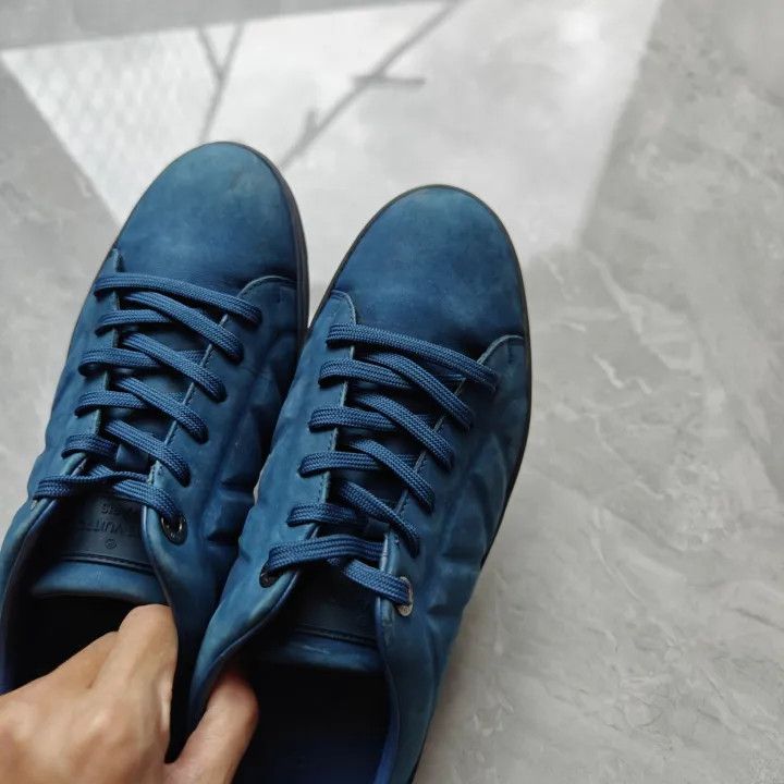 Louis Vuitton Louis Vuitton Blue Leather Casual Sneakers for Women 0079 Size US 8 / IT 38 - 9 Thumbnail