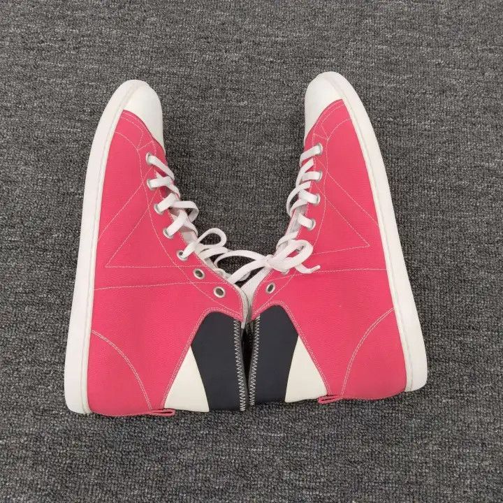 Louis Vuitton Louis Vuitton Pink High-Top Canvas Sneakers 0079 Size US 10 / IT 40 - 3 Thumbnail