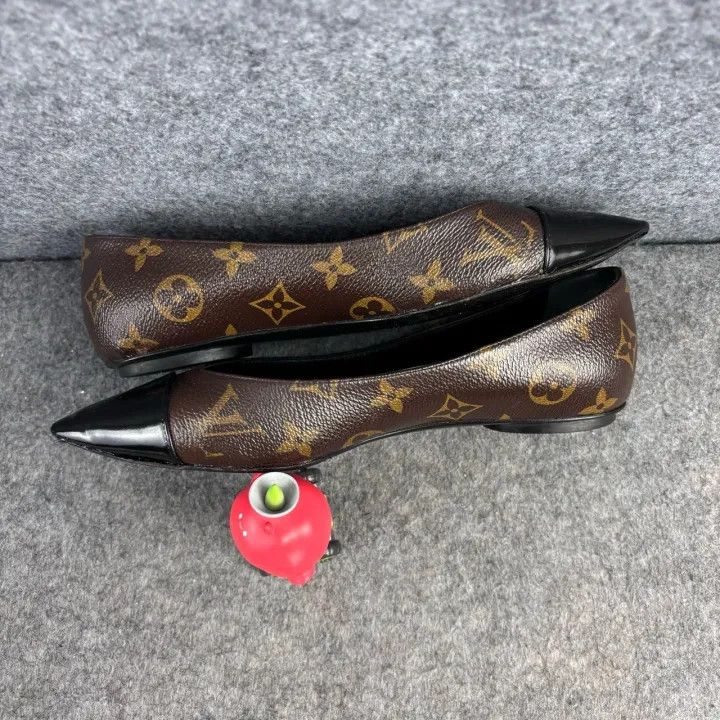 Louis Vuitton Louis Vuitton Classic Pointed Toe Casual Shoes 0079 Size US 6 / IT 36 - 7 Thumbnail