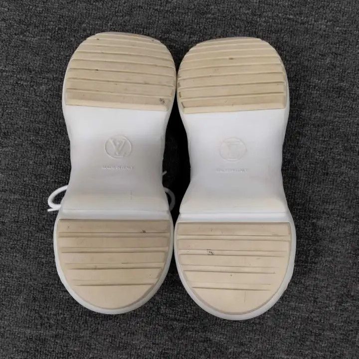 Louis Vuitton Louis Vuitton Archlight Comfortable Casual Sneakers 0079 Size US 6 / IT 36 - 6 Thumbnail
