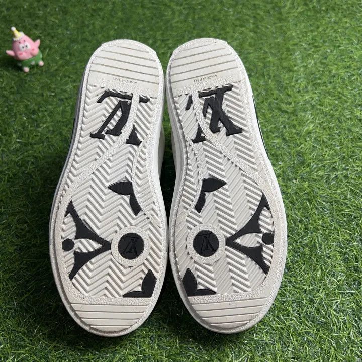 Louis Vuitton Louis Vuitton Charlie White High-Top Sneakers 0079 Size US 5 / IT 35 - 4 Thumbnail