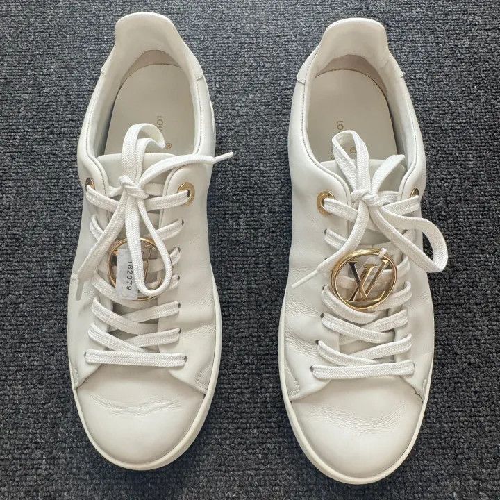 Louis Vuitton Louis Vuitton Frontrow White Low Top Sneakers 0079 Size US 6 / IT 36 - 2 Thumbnail