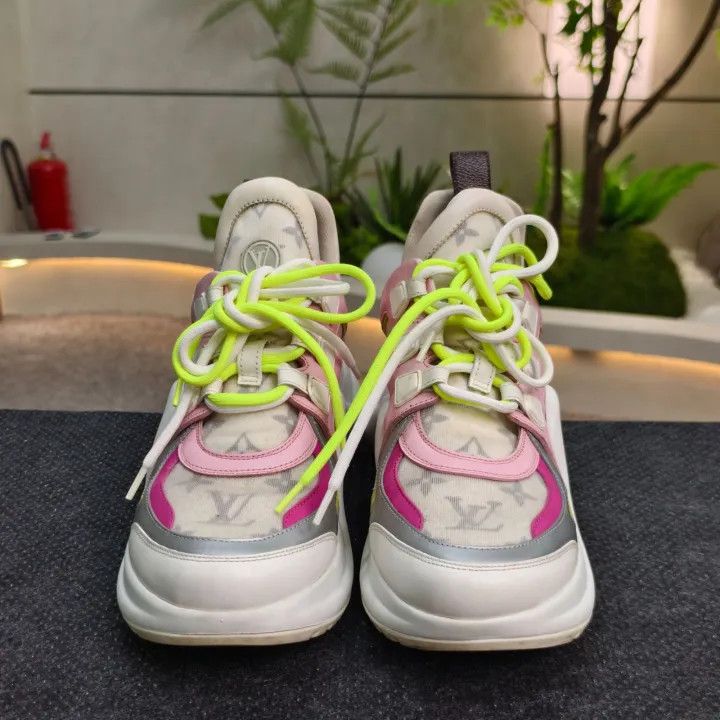 Louis Vuitton Louis Vuitton Archlight Casual Sneakers for Women 0079 Size US 7 / IT 37 - 2 Thumbnail