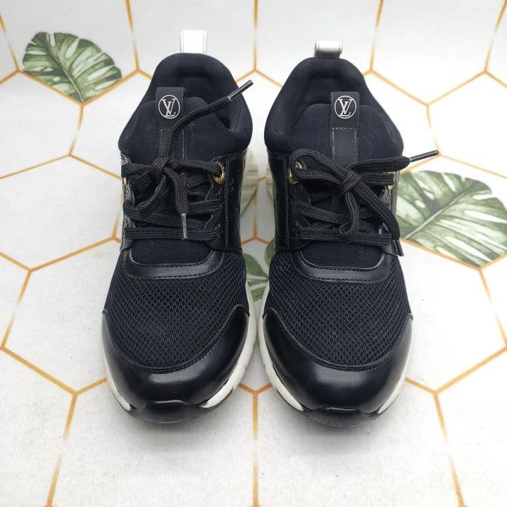 Louis Vuitton Louis Vuitton Black Casual Running Shoes for Women 0079 Size US 5 / IT 35 - 2 Thumbnail