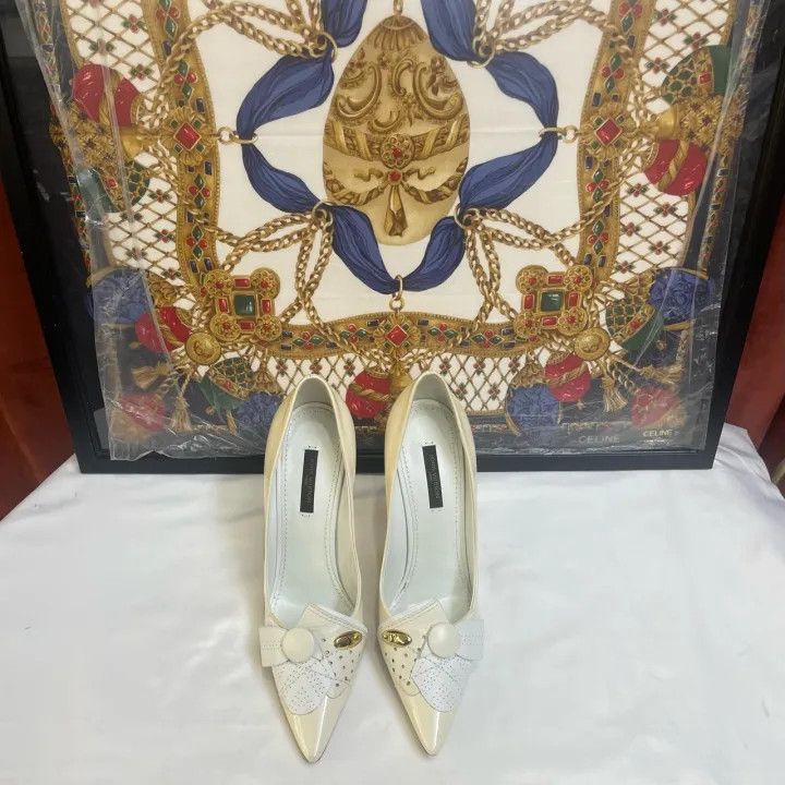 Louis Vuitton Louis Vuitton White Pointed Toe Heels 0079 Size US 6 / IT 36 - 2 Thumbnail