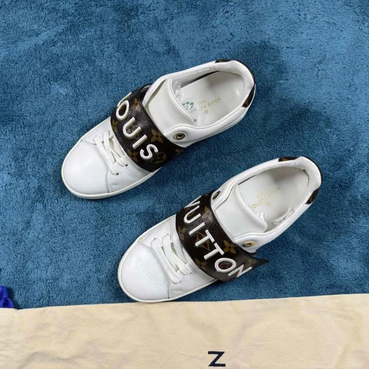 Louis Vuitton Louis Vuitton Fashionable Low-Top Sneakers 0079 Size US 6 / IT 36 - 6 Thumbnail