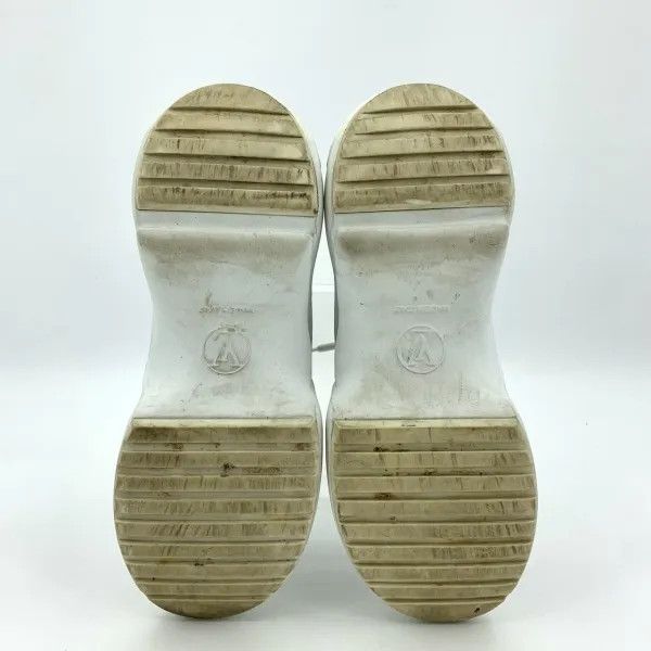 Louis Vuitton Louis Vuitton Silver Archlight Sneakers for Women 0079 Size US 6 / IT 36 - 4 Thumbnail