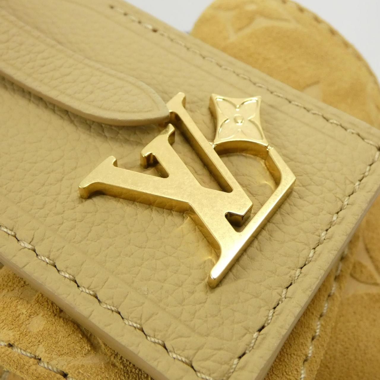 Louis Vuitton Louis Vuitton Louis Vuitton Monogram Calf Shoulder Bag Canvas Shoulder Bag M12697 Size ONE SIZE - 5 Thumbnail