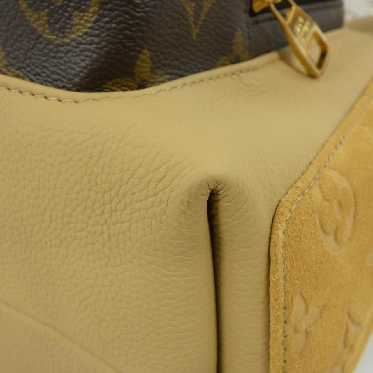 Louis Vuitton Louis Vuitton Louis Vuitton Monogram Calf Shoulder Bag Canvas Shoulder Bag M12697 Size ONE SIZE - 3 Thumbnail
