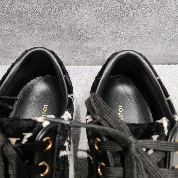 Louis Vuitton Louis Vuitton Stellar Fashion Sneakers in Black and White 0079 Size US 5 / IT 35 - 10 Thumbnail