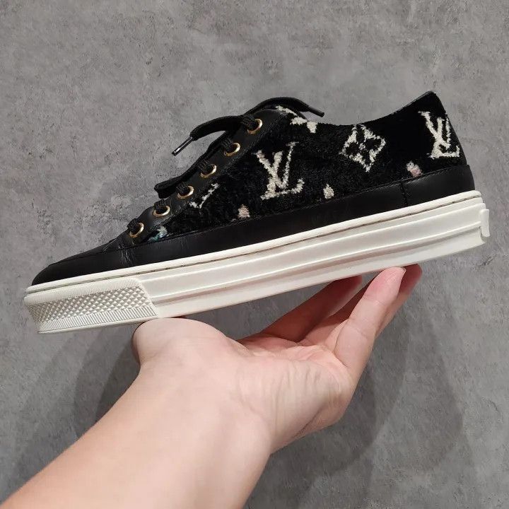 Louis Vuitton Louis Vuitton Stellar Fashion Sneakers in Black and White 0079 Size US 5 / IT 35 - 7 Thumbnail