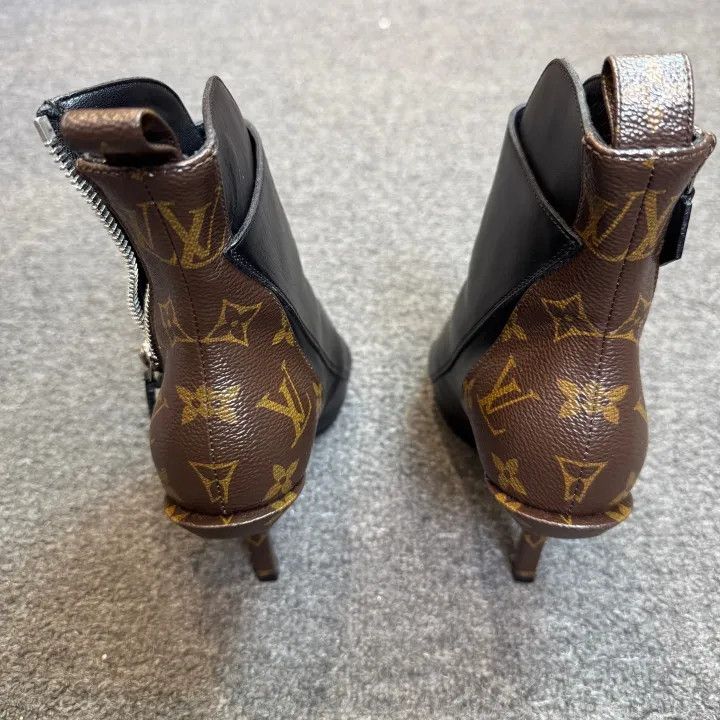 Louis Vuitton Louis Vuitton Janet Black Leather Ankle Boots 0079 Size US 6 / IT 36 - 3 Thumbnail