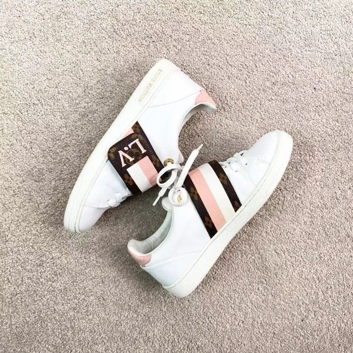 Louis Vuitton Louis Vuitton Stylish White Sneakers for Women 0079 Size US 6 / IT 36 - 4 Thumbnail