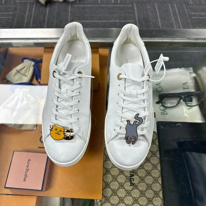 Louis Vuitton Louis Vuitton Cat Illustration White Sneakers 0079 Size US 7 / IT 37 - 2 Thumbnail