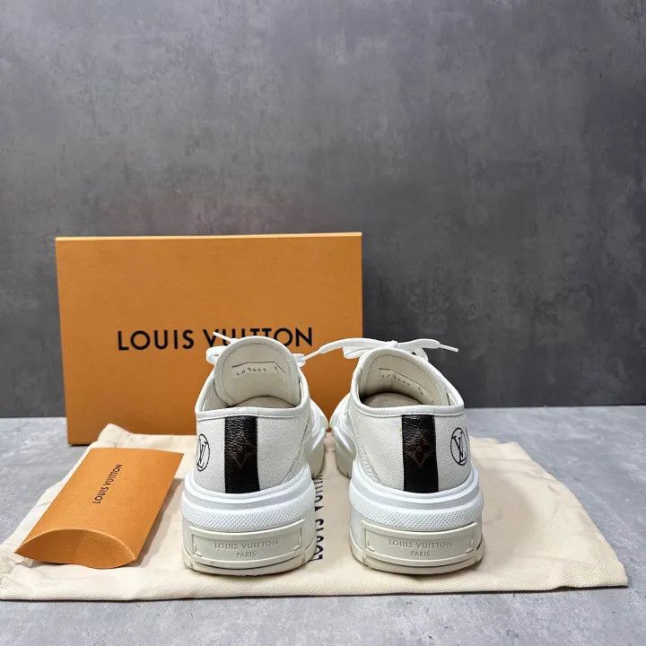 Louis Vuitton Louis Vuitton Squad Casual Sneakers for Women 0079 Size US 7 / IT 37 - 3 Thumbnail