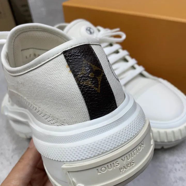Louis Vuitton Louis Vuitton Squad Casual Sneakers for Women 0079 Size US 7 / IT 37 - 10 Thumbnail