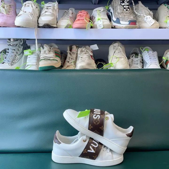Louis Vuitton Louis Vuitton Frontrow Low-top Fashion Sneakers 0079 Size US 5 / IT 35 - 6 Thumbnail