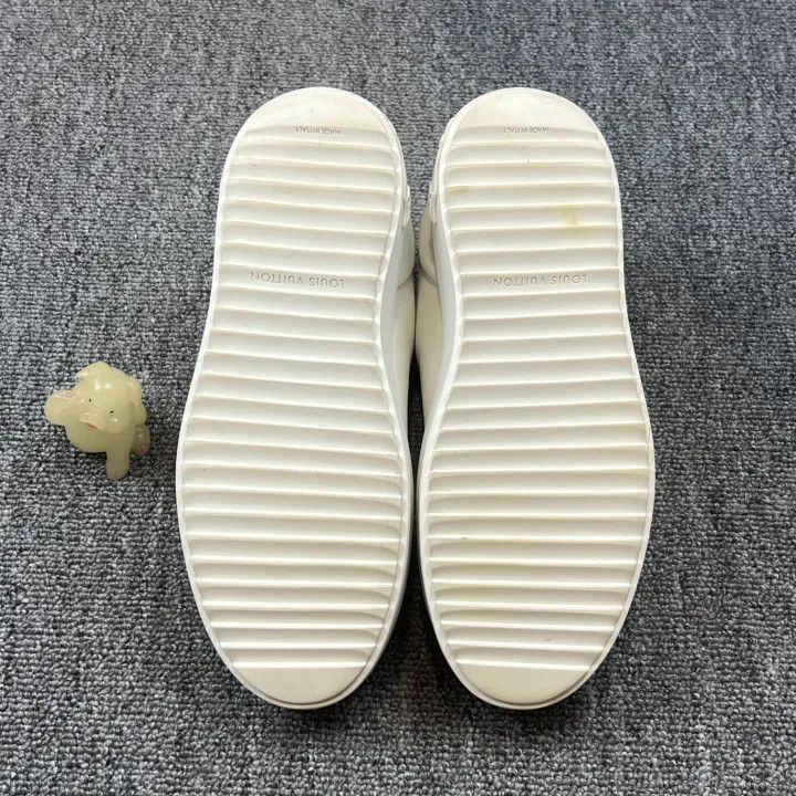 Louis Vuitton Louis Vuitton Time Out Low-Top Sneakers for Women 0079 Size US 6 / IT 36 - 4 Thumbnail
