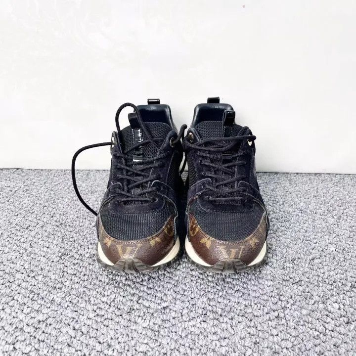 Louis Vuitton Louis Vuitton Black Low-Top Sneakers for Women 0079 Size US 4 / IT 34 - 2 Thumbnail