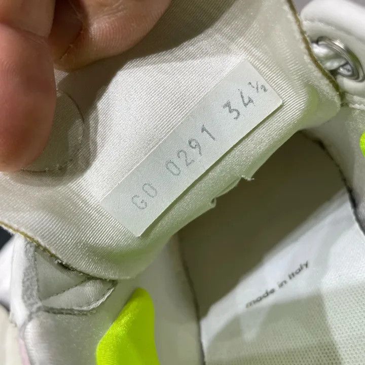 Louis Vuitton Louis Vuitton Run 55 Low-Top Sneakers for Women 0079 Size US 4 / IT 34 - 5 Thumbnail
