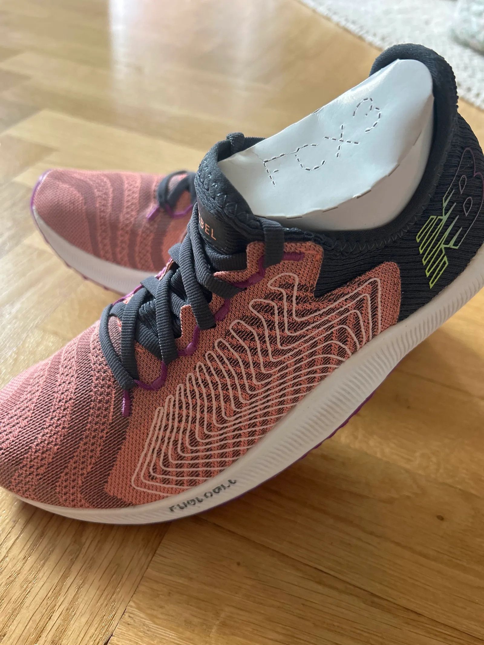 New Balance New Balance Fuelcell Rebel Shoes Size US 10 / IT 40 - 3 Thumbnail
