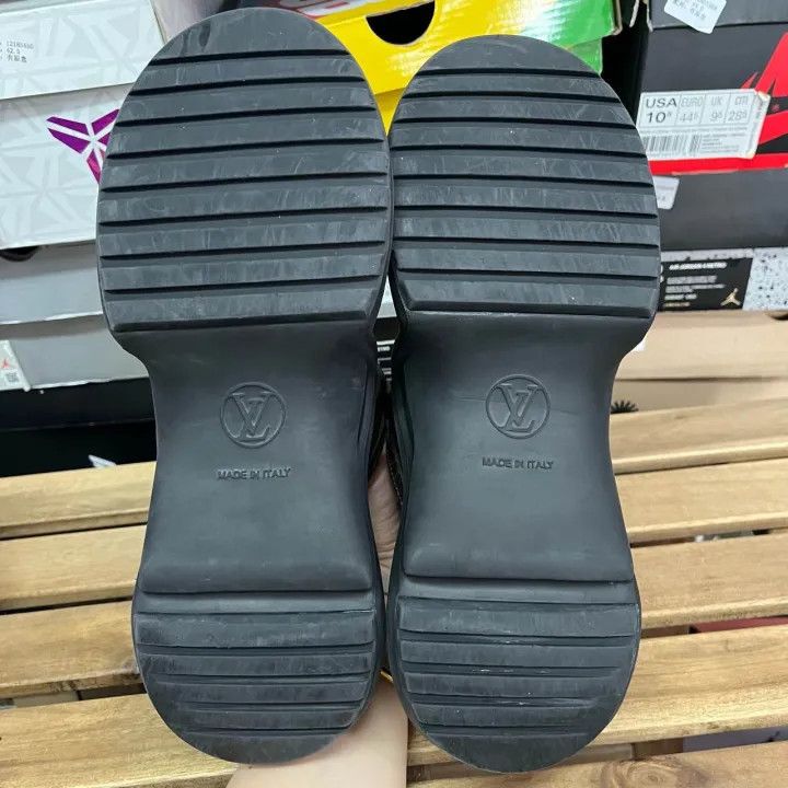 Louis Vuitton Louis Vuitton Archlight Sneakers for Women 0079 Size US 7 / IT 37 - 4 Thumbnail