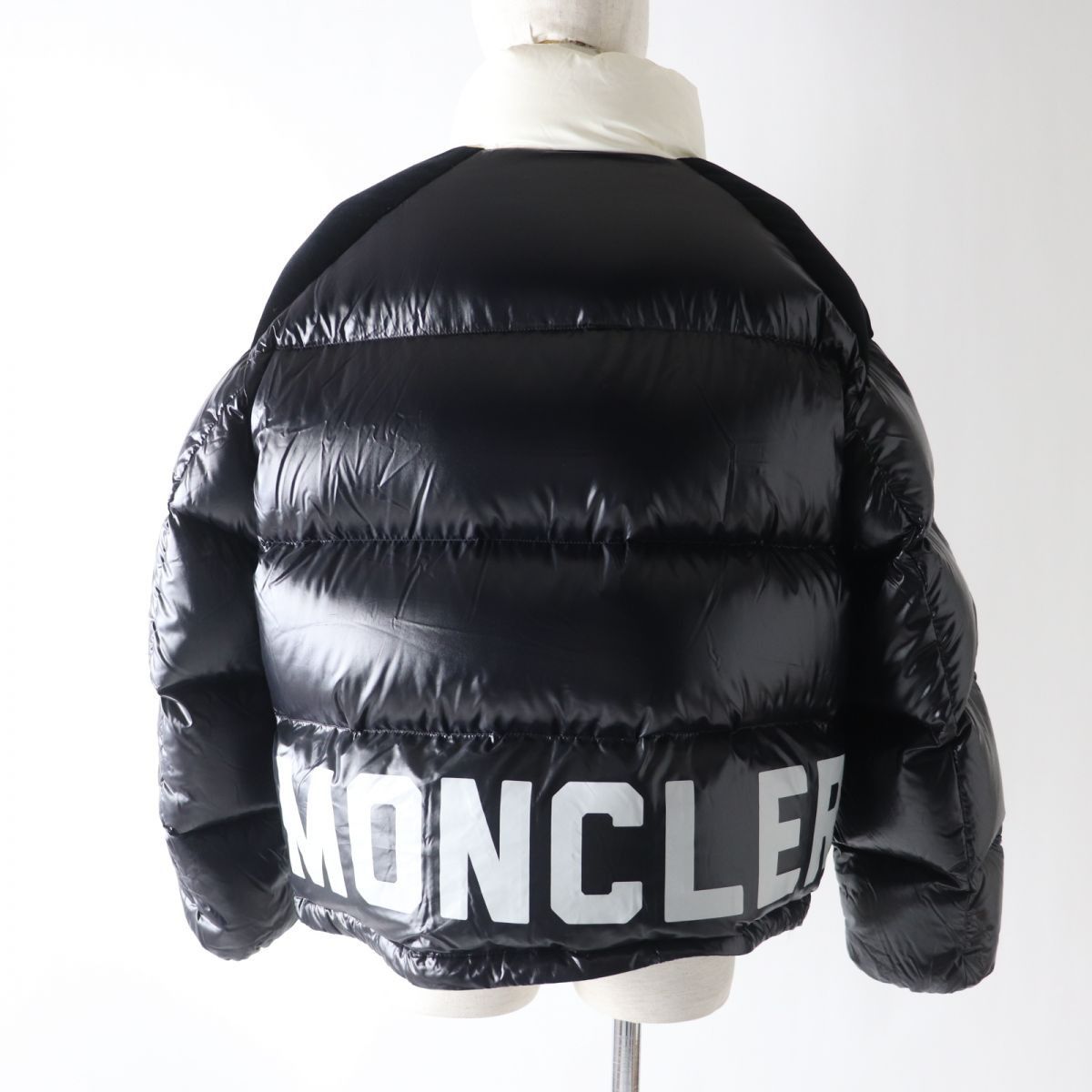 Moncler Moncler Moncler Nylon Down Jacket Others Outerwear DUTY FREE for USA Size ONE SIZE - 3 Thumbnail