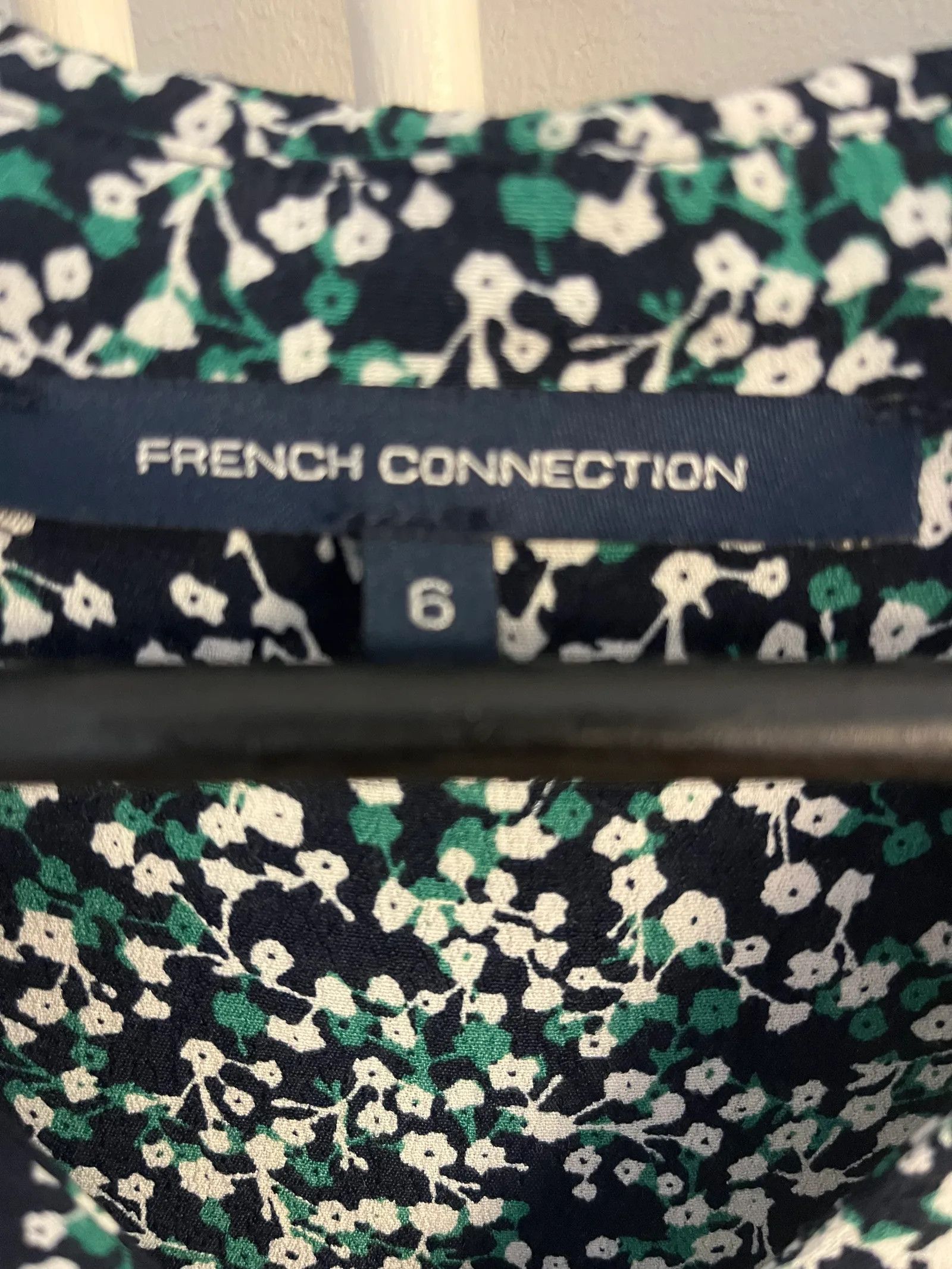 French Connection French Connection Dress Size XS / US 0-2 / IT 36-38 - 2 Thumbnail