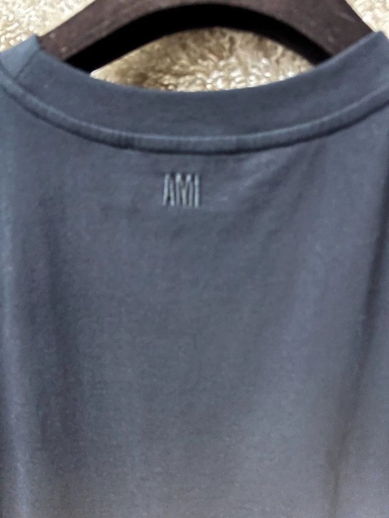 AMI AMI Paris Men's Short Sleeve T-Shirt Size US M / EU 48-50 / 2 - 7 Thumbnail