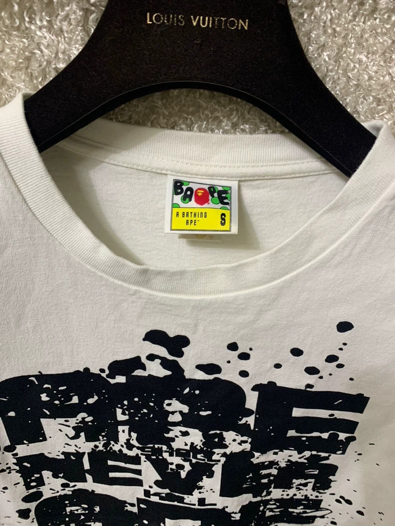 Bape BAPE "Ape Never Kill Ape" Graphic Tee Size US S / EU 44-46 / 1 - 3 Thumbnail