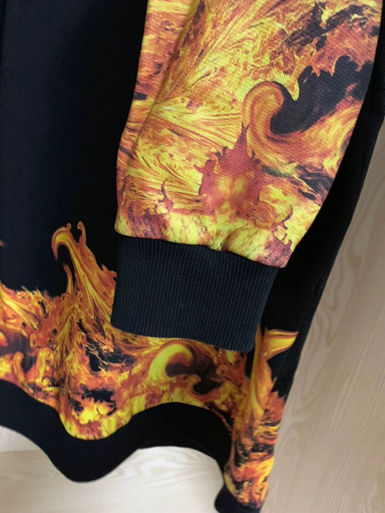 Givenchy Givenchy Flame Print Crewneck Sweatshirt Size US S / EU 44-46 / 1 - 7 Thumbnail
