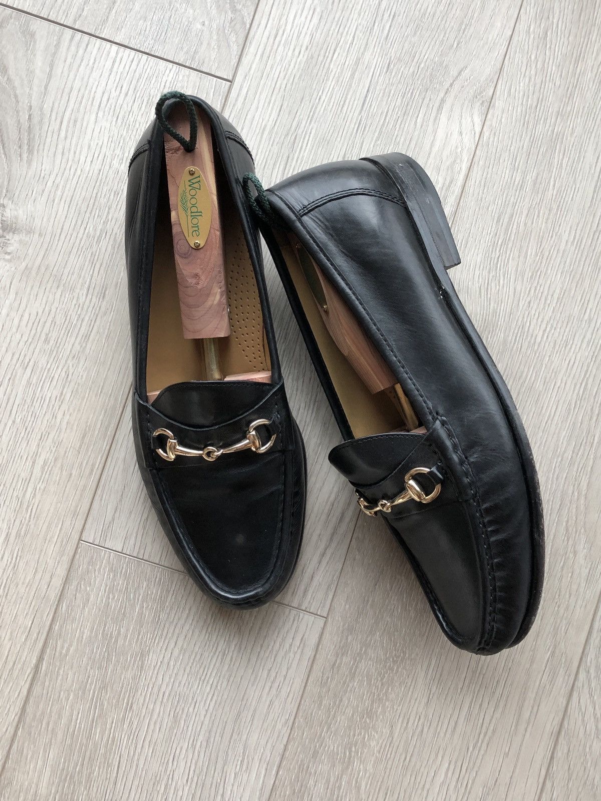 Cole Haan Black Leather Loafers with Gold Horse Bit Detail - Ascot 7.5 Cole Haan Black Leather Gold Bit Loafers Classic Minimalist  main image 2