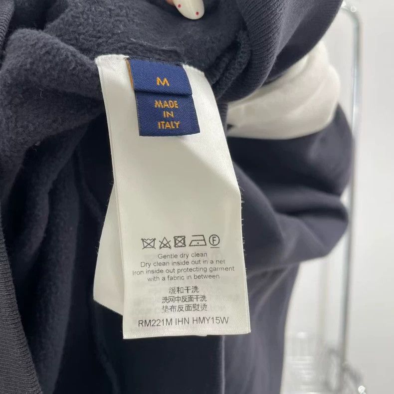 Louis Vuitton louis vuitton black hoodie m Size US M / EU 48-50 / 2 - 5 Thumbnail