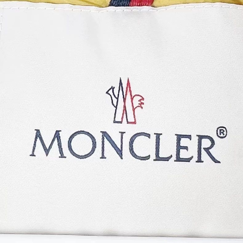 Moncler MONCLER yellow down vest Size US L / EU 52-54 / 3 - 3 Thumbnail