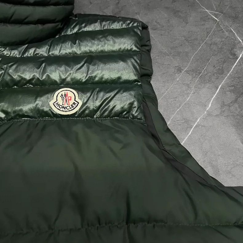 Moncler Moncler green patchwork down vest size 6 Size US L / EU 52-54 / 3 - 3 Thumbnail